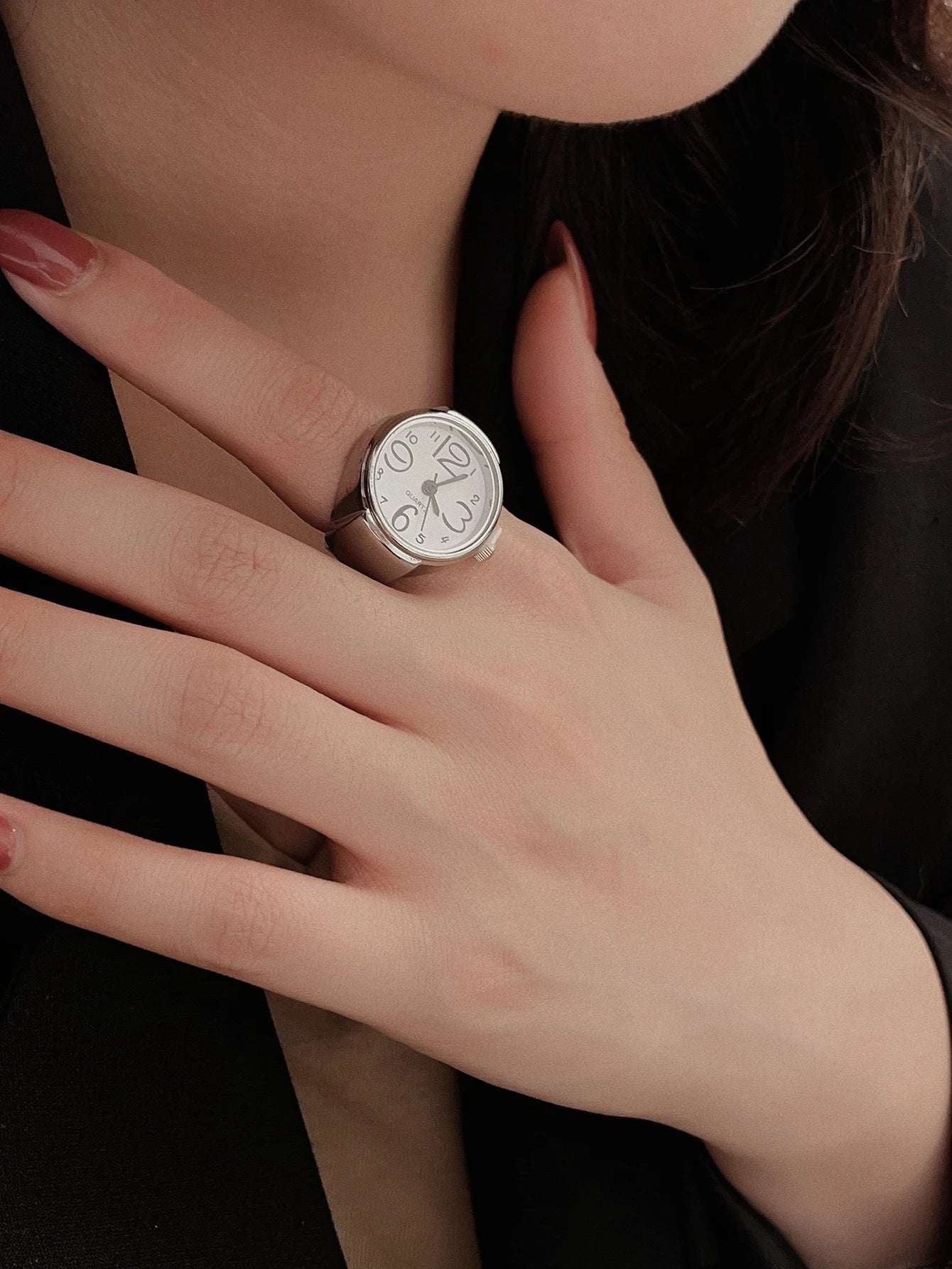 Mini Vintage Finger Ring Watch Round Creative Quartz Watches Fashion Couple Watches Accessories